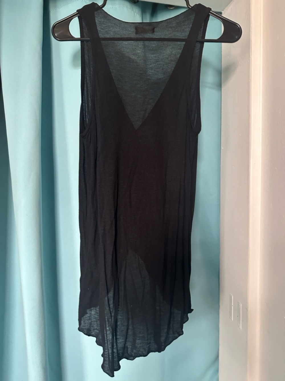silence + noise Black Twist-Front V-Neck Tank - Picture 2 of 7